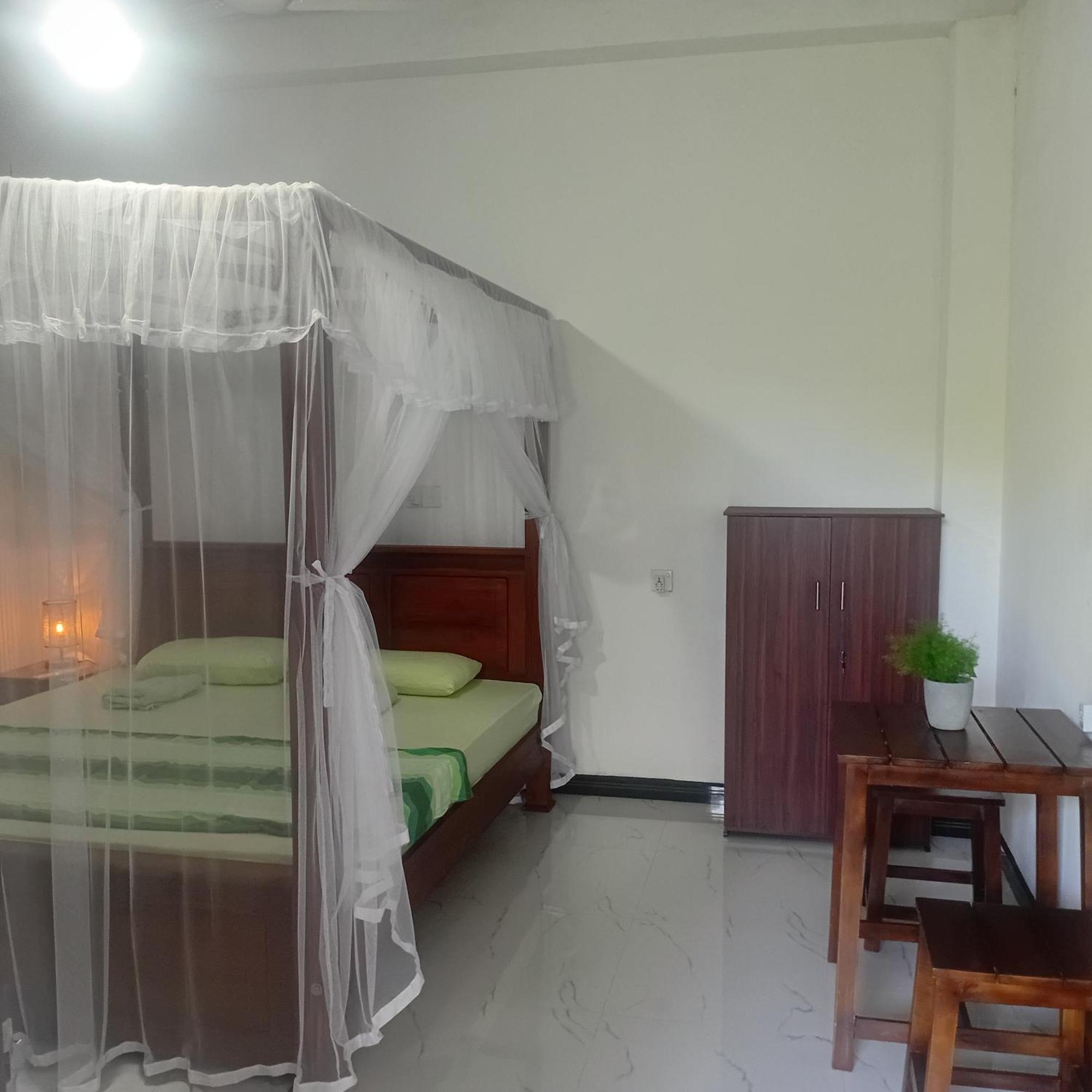 Daasa Guest Mirissa Hotel Стая снимка