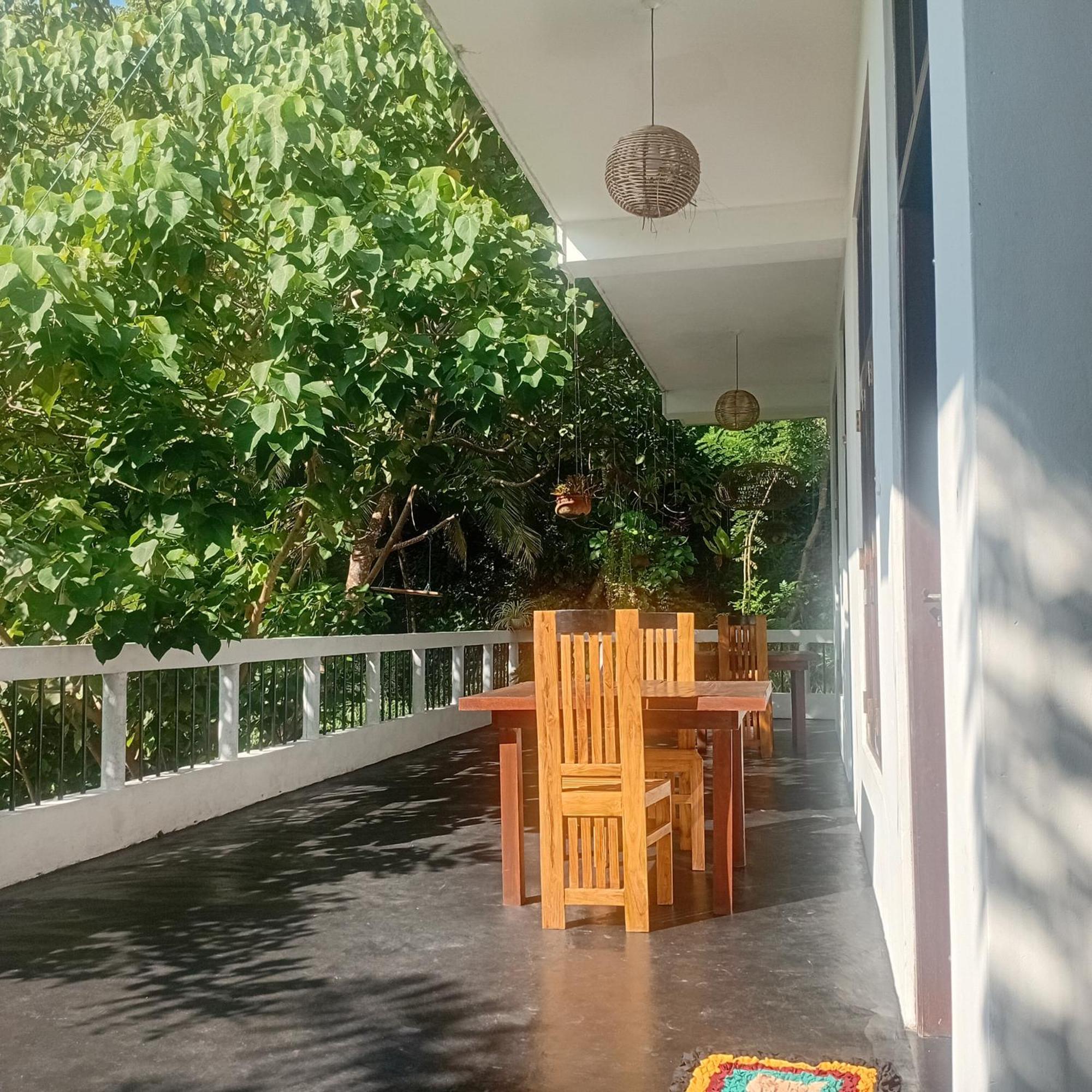 Daasa Guest Mirissa Hotel Екстериор снимка